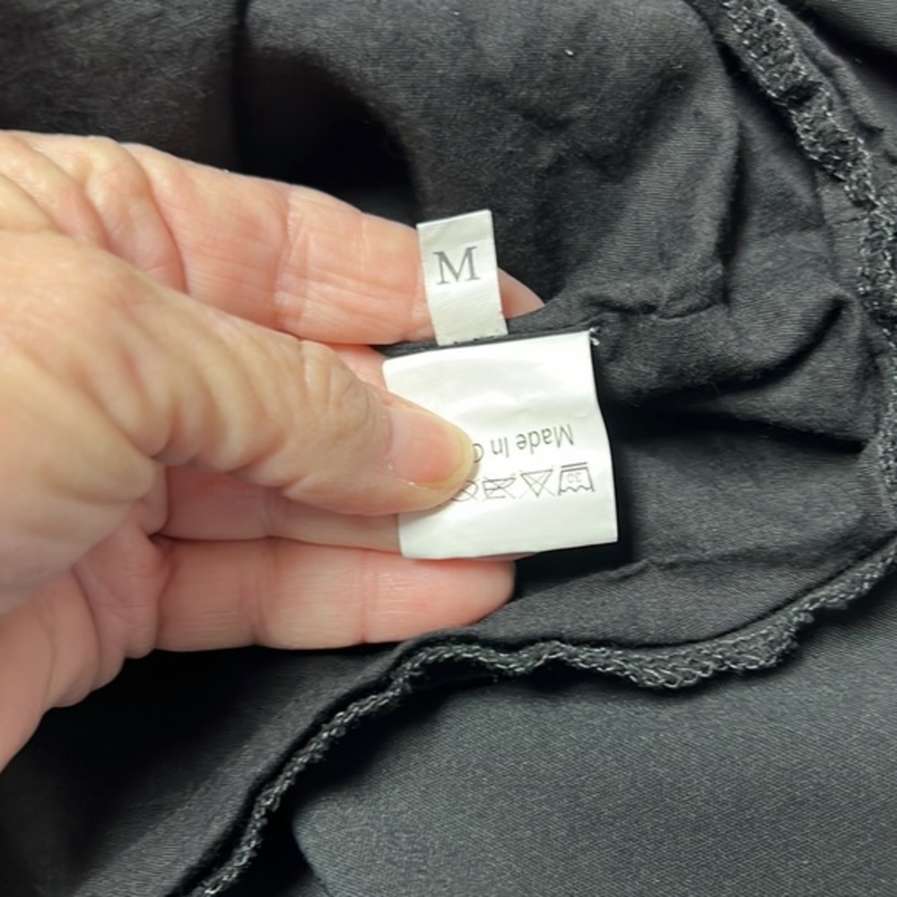Woman’s dresses - Picture 9 of 12